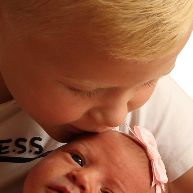 Zwangerschaps-, newborn- en babyshoot: Fotografie van zwangere buik naar baby